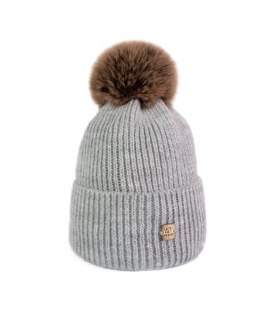 Светлосива шапка с помпон Bielanka снимка