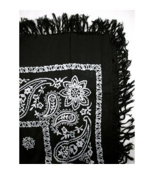 Черен шал с бял принт SIMPLE POWER снимка