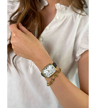 Дамски часовник в златист цвят с бял седефен циферблат Bali Sands снимка