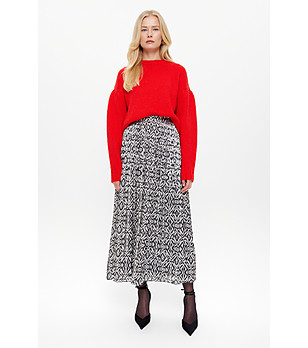 Червен пуловер с обло деколте и обемни ръкави с вълна снимка