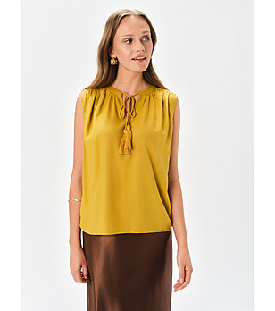 Дамски топ  в цвят горчица с връзки и пискюли снимка