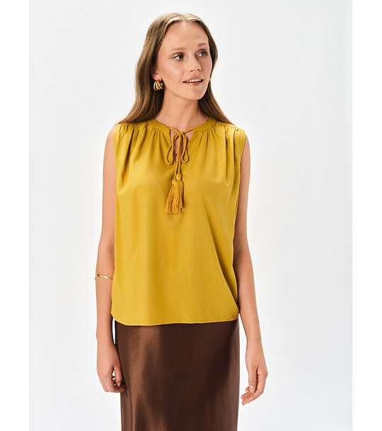 Дамски топ  в цвят горчица с връзки и пискюли снимка