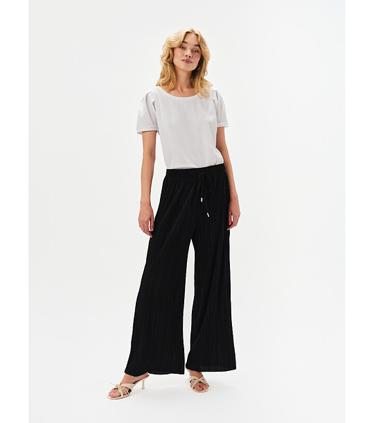 Дамски черен плисиран панталон с широк крачол снимка