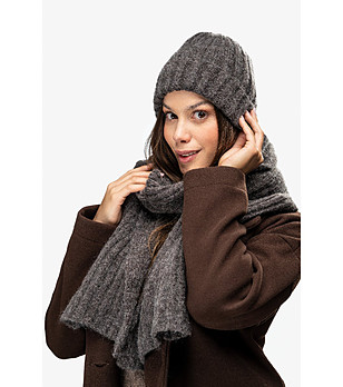 Сива плетена шапка с мохер и вълна снимка