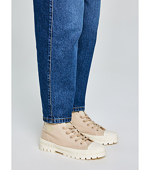 Дамски бежови кецове с висока подметка снимка