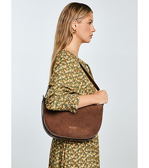 Кафява дамска велурена чанта през рамо KOSAKA снимка