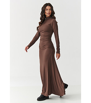 Дълга рокля в кафяво с поло яка снимка