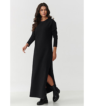 Черна дълга рокля с цепка снимка