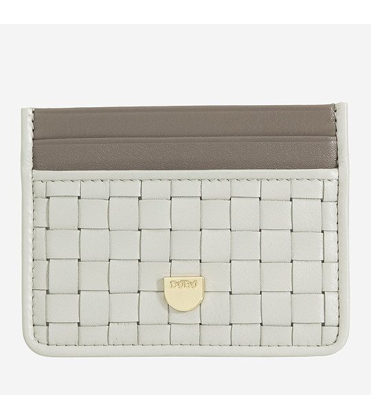 Кожен картодържател в перлено сиво с плетена текстура снимка