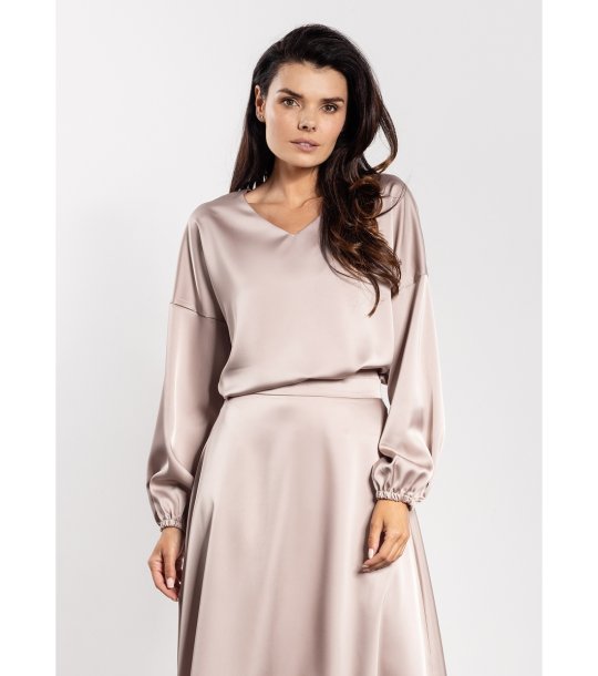 Сатенена блуза с V-образно деколте A740 снимка