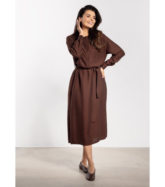 Кафява рокля макси с колан A733 снимка