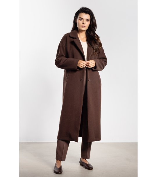 Дамско кафяво палто с колан  снимка