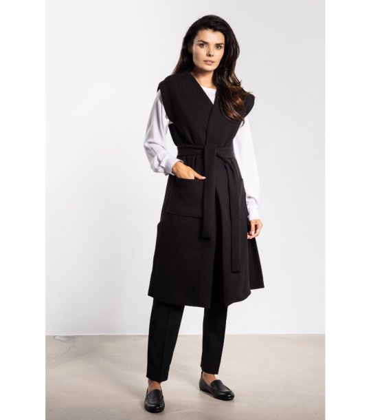 Черен дълъг дамски елек  снимка