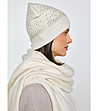 Дамска бяла плетена шапка с декоративни камъчета CRISTAS -2 снимка