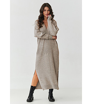 Дълга рокля от плетиво в бежов меланж снимка