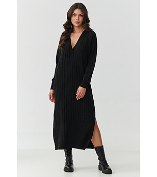 Черна плетена рокля снимка