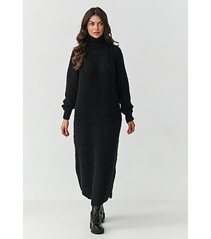 Черна плетена рокля с поло яка снимка