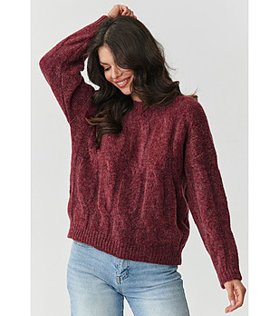 Дамски пуловер в бордо с големи плетеници снимка