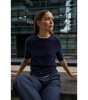 Дамска тъмносиня блуза с бели кантове снимка