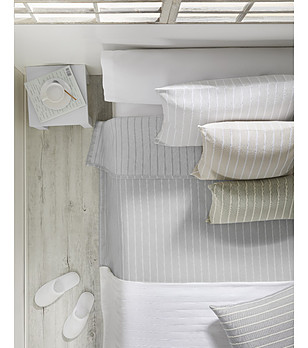 Покривало за долната част на легло с райе JUCAR 60x200 см в сиво снимка