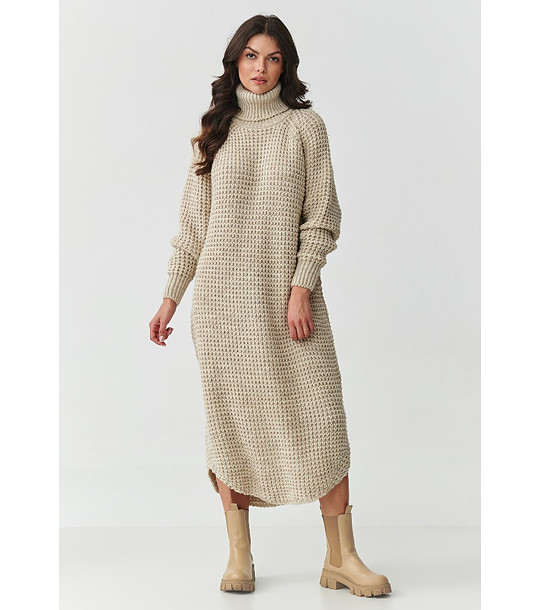 Бежова плетена рокля с поло яка снимка