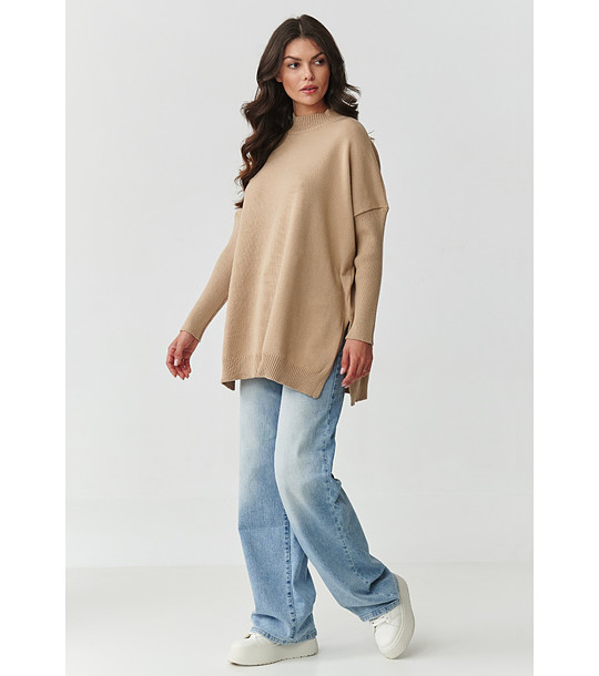 Дамски овърсайз пуловер в пясъчен нюанс с цепки снимка