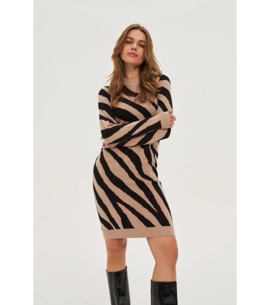 Рокля с животински десен в кафяво и черно снимка