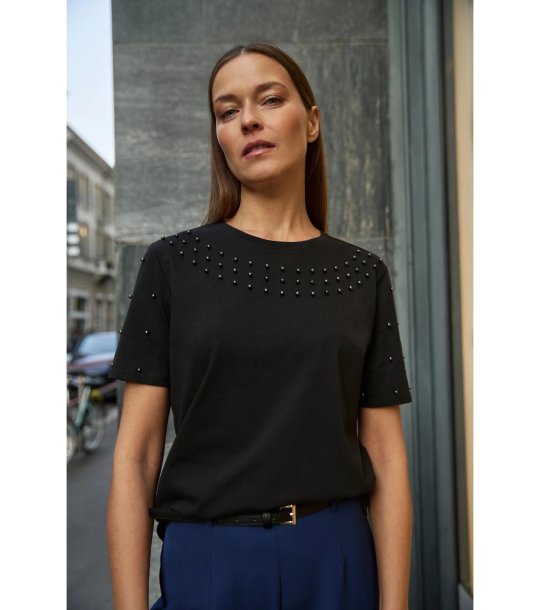 Черна памучна дамска блуза с перли снимка