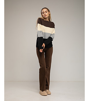 Кафяви дамски памучни дънки снимка