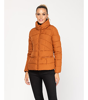 Капитонирано яке в керемиден нюанс снимка