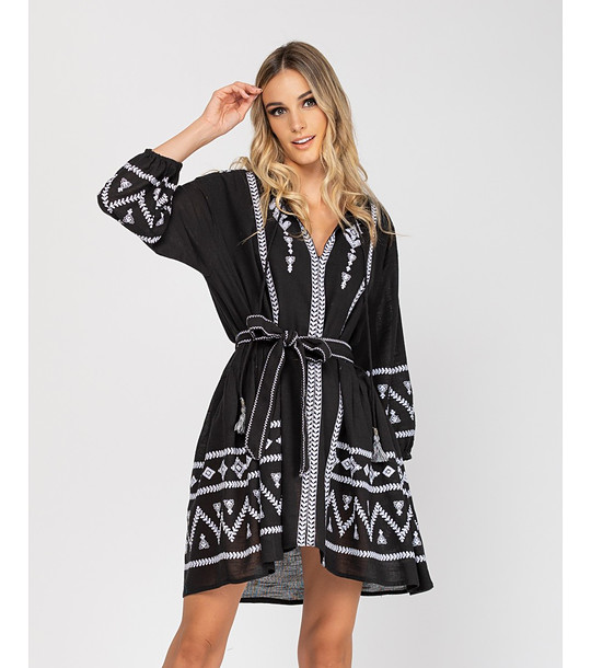 Черна памучна рокля-туника с етно бродерии и колан снимка