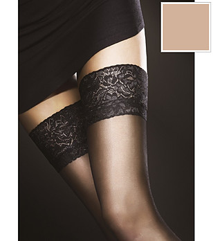 Чорапи в нюанс на пудра 20 DEN MILENA с дантела снимка