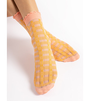 Чорапи в цвят праскова на каре 15 DEN SUNNY снимка