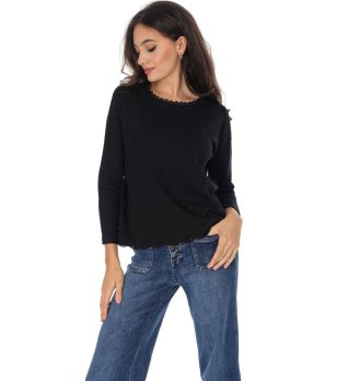 Черен дамски пуловер с дантела  снимка