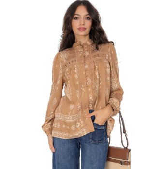 Бежова риза с бохо стил снимка