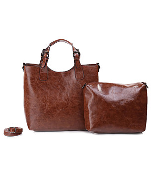 Дамска чанта в кафяво с несесер снимка