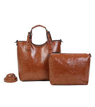 Дамска чанта в цвят коняк с несесер снимка