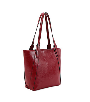 Дамска чанта в бордо снимка