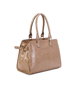 Дамска чанта в цвят таупе с дълги дръжки снимка