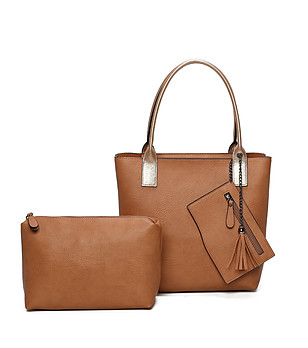 Дамска чанта в цвят коняк със златисти дръжки и несесер снимка