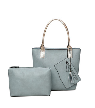 Дамска чанта в светлосиньо с несесер снимка