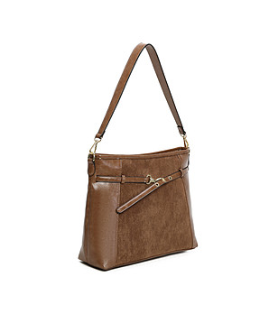 Дамска чанта в капучино с матов панел снимка