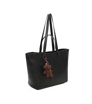 Черна дамска чанта с висулка мече снимка