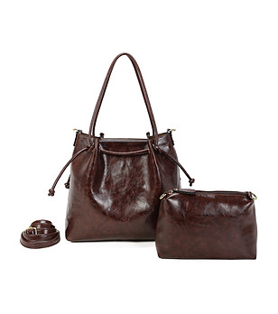 Дамска кафява чанта с несесер снимка