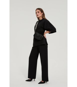 Дамска черна чанта през рамо снимка