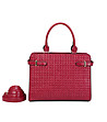 Дамска чанта в малиново червено с релеф-2 снимка