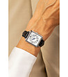 Дамски часовник с квадратен сребрист корпус и черна кожена каишка-1 снимка