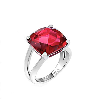 Дамски сребрист пръстен с червен камък размер 14 снимка