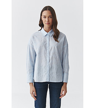 Светлосиня дамска памучна риза с бродерия INES снимка