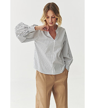 Бяла блуза на райе CAMPILLO снимка